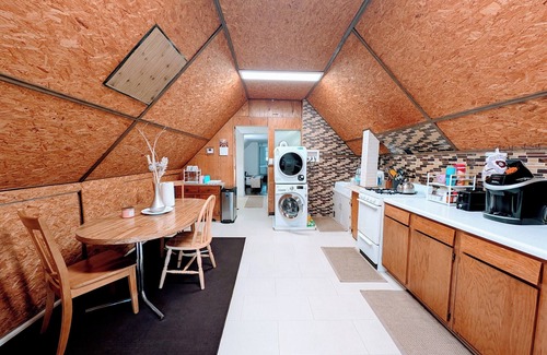 Irving Park East Apartment | The Avondale Attic