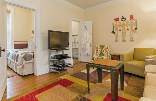 Bucktown Apartment | The Bucktown House #1 - Heart of Bucktown/Wicker Park, 10 Min Uber to Downtown
