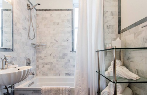 Bucktown Apartment | The Bucktown House #1 - Heart of Bucktown/Wicker Park, 10 Min Uber to Downtown