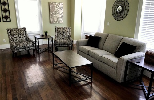 Galena House | The Downtown House - 1820s home steps from Main Street in downtown Galena
