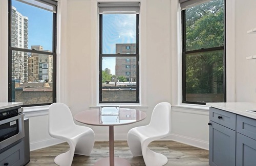 Park West Hotel | The Neighborhood Hotel - Lincoln Park 201 - One Bedroom