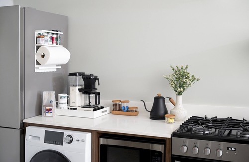 Near West Side Apartment | The Neighborhood Hotel - Little Italy One Bedroom - ADA