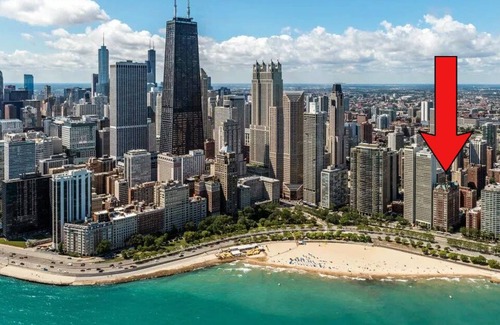 Gold Coast Apartment | Unique & Historic Apartment w/ Gym & Laundry In-Building | Steps from Mag Mile