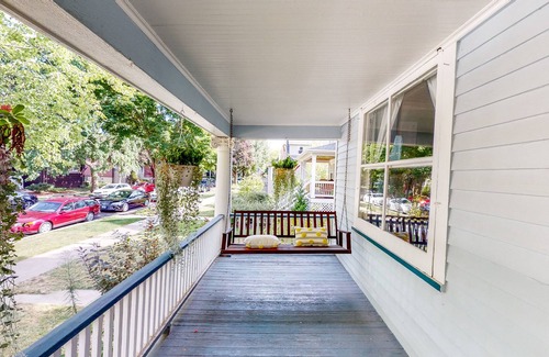 Forest Park House | Welcoming Bungalow with Large, Fenced Dog-Friendly Yard - Walk to Madison St
