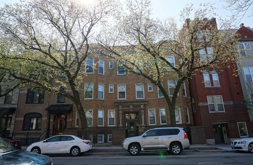 Lakeview Hotel | Wrigley Hostel - Chicago