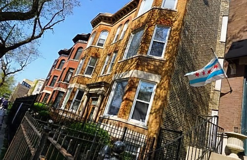 Lakeview Hotel | Wrigley Hostel - Chicago