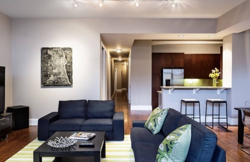 Lakeview Condo | Wrigleyville Inn, Beautiful Modern 1 Bedroom, Steps from Wrigley Field