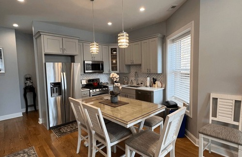Lakeview Condo | Wrigleyville Inn - Unit 3