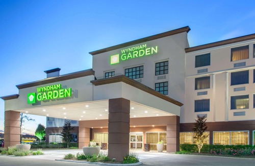 Elk Grove Village Hotel | Wyndham Garden Elk Grove Village - O'Hare