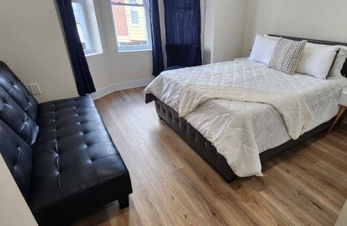 Philadelphia House | #08 Master Room + Private Bath in Squirrel Hill