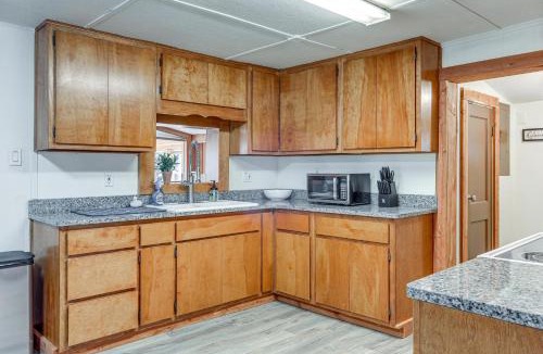Mammoth Spring House | 1/2 Mi to State Park! Riverfront Ozarks Retreat