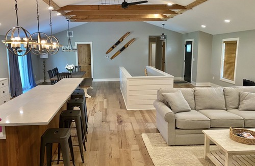 Grundy County House | 1 Acre newly remodeled Coal City home