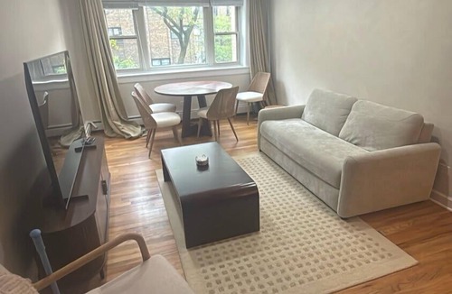 Lake View East Apartment | 1 GB Wi-Fi | Reserved Parking | Sleeps 4