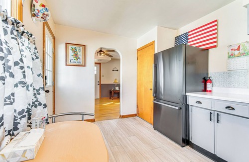 Lincoln House | < 1 Mi to Route 66: Home w/Large Yard!