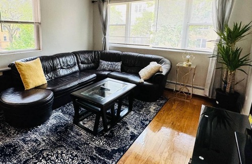 Rogers Park Apartment | 10 minutes to the lake! Family-sized Apt with free parking.