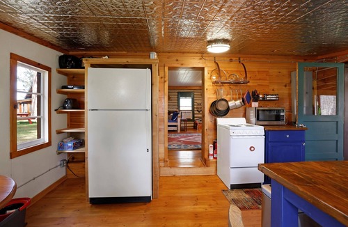 Hackensack Cabin | 100+ Remodeled Log Cabin-lake access-private dock