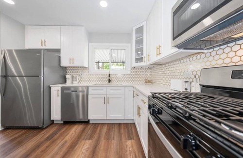 Elmhurst House | 102 m² House ∙ 3 bedrooms ∙ 6 guests