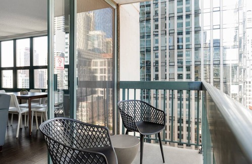 Near North Side Hotel | 108 m² Hotel ∙ 2 bedrooms ∙ 5 guests