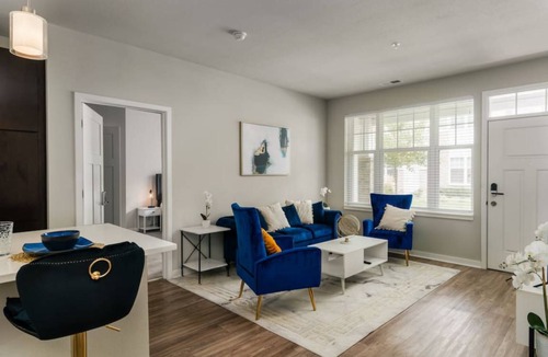 West Dundee Apartment | 113 m² Apartment ∙ 2 bedrooms ∙ 5 guests