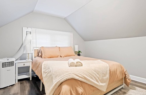 Burbank House | 113 m² House ∙ 4 bedrooms ∙ 10 guests