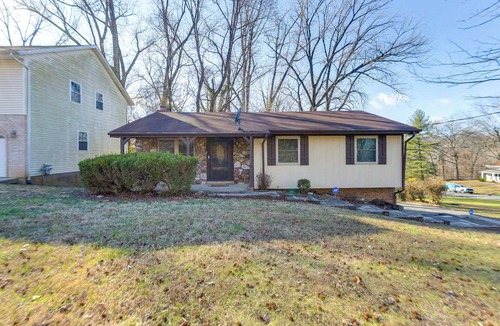 Belleville House | 12 Mi to Dtwn St Louis: Family Home w/Fireplaces!