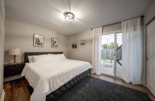Streamwood House | 120 m² House ∙ 3 bedrooms ∙ 6 guests