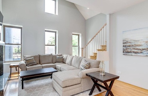 Pulaski Park Apartment | 1220 PH - Luxury Penthouse: Private Patio, new furniture!