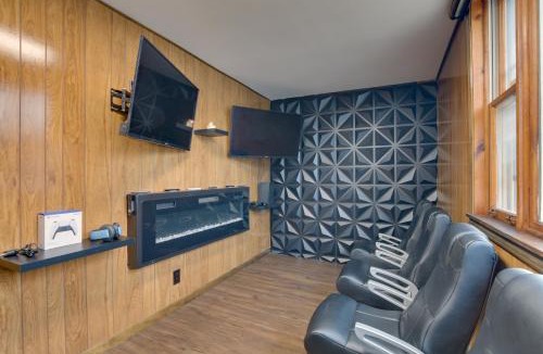 Maywood House | 13 Mi to Dtwn Chicago Maywood Home with Fireplace