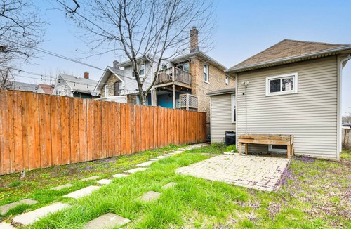 Oak Park House | 139 m² House ∙ 3 bedrooms ∙ 9 guests