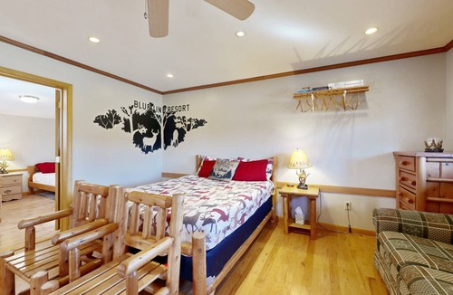 Murphysboro Cabin | 141 m² Cabin ∙ 1 bedroom ∙ 6 guests