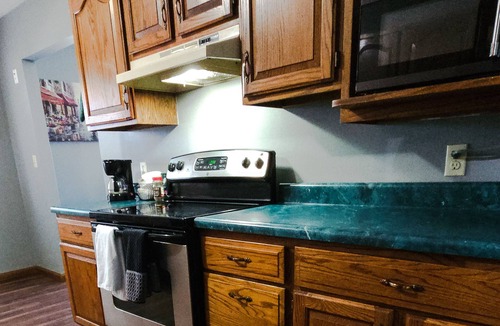 Olney Apartment | 1500 Sq.ft. of Quaint Comfort in the heart of Olney close to downtown!