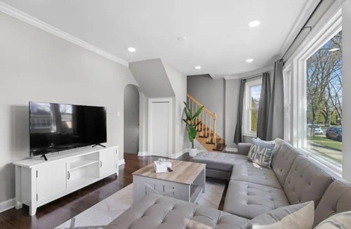 Morton Grove House | 158 m² House ∙ 3 bedrooms ∙ 11 guests