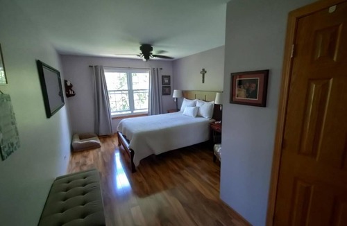 Algonquin Apartment | 167 m² Apartment ∙ 3 bedrooms ∙ 6 guests