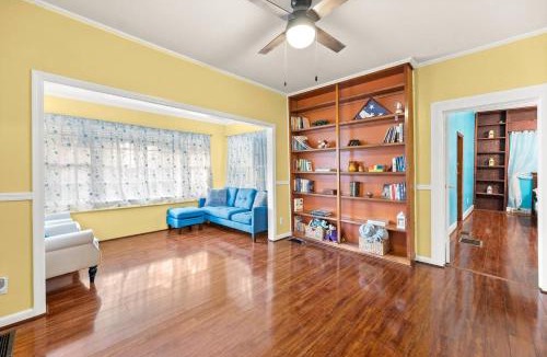 Baldwin House | 1875 Historic Manor, 5 Acres Near Helen & Wineries