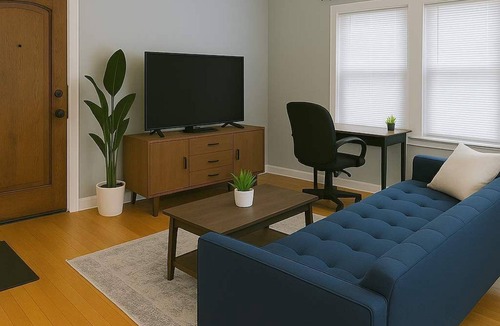Ravenswood Apartment | 1BR/1BA City Comfort