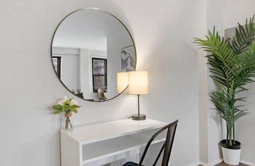 Hyde Park Apartment | 1BR Chic and Cozy Apartment in Chicago - Hyde Park 408