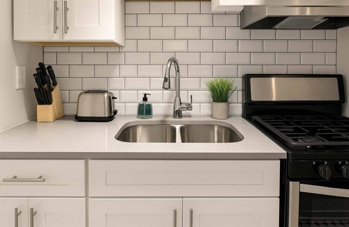 Hyde Park Apartment | 1BR Chic Apt in Downtown Chicago