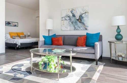 Palmer Square Apartment | 1BR City Loft With Modern Glass Views
