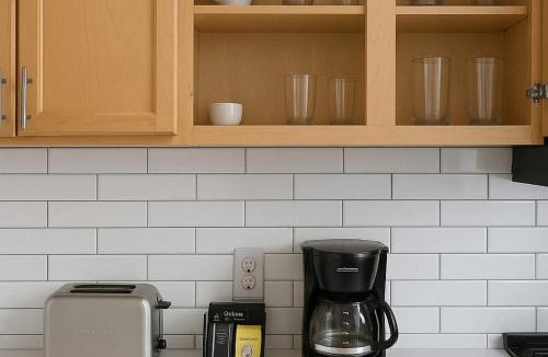 West Lakeview Apartment | 1BR Fully Equipped & Central - Belmont rep