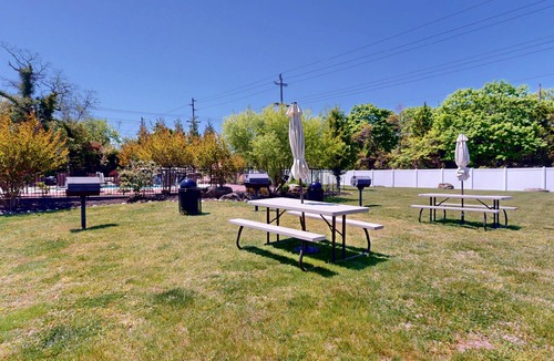 Lower Township House | 1BR King Bed Sofa Bed Sleeps 4 POOL - 12