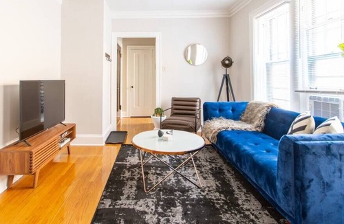 Ravenswood Apartment | 1BR Modern Apartment in Lincoln Square