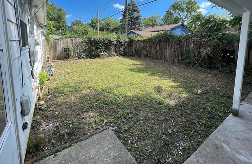 Springfield House | 2 Bed, 1 Bath + Office. Newly Renovated. Centrally located. Security Cameras.