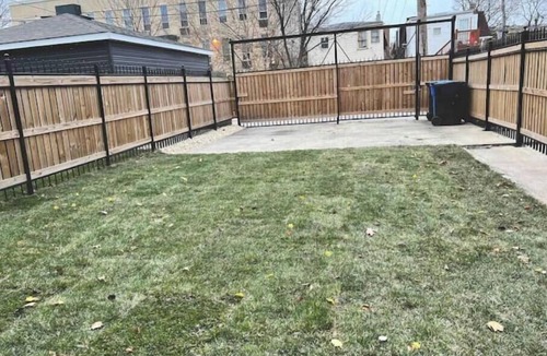 Chicago Apartment | 2-bedroom apartment in Humboldt Park, Chicago with gated Parking