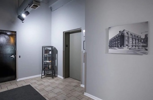 Near South Side Condo | 2-bedroom condo in perfect Chicago with WiFi, AC. Start your getaway