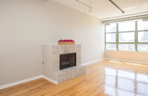 Near South Side Condo | 2-bedroom condo in perfect Chicago with WiFi, AC. Start your getaway