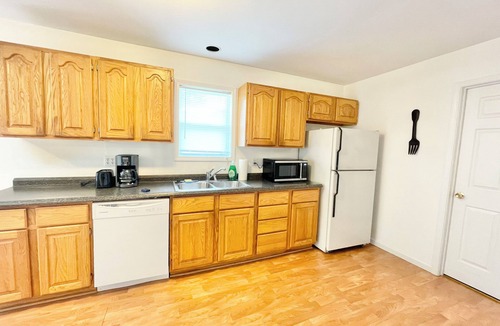 Cambria Apartment | 2-bedroom Duplex with Attached Garage and WIFI in Cambria