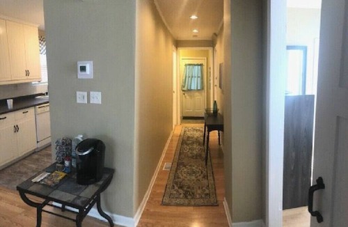 Steger Apartment | 2 Bedroom Modern Apartment 35 miles to Chicago