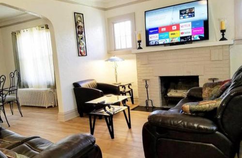Waukegan Apartment | 2 BR Apt near Great Lakes Naval Base and 6 Flags