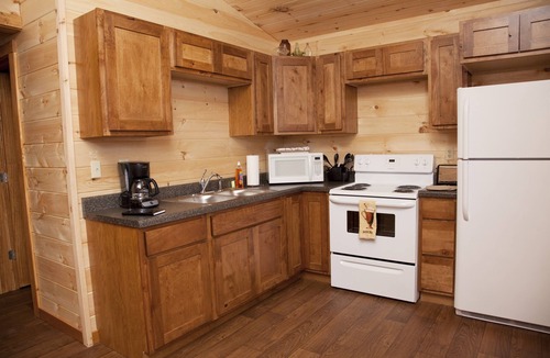 Equality Cabin | 2 BR Hot Tub Cabin- Closest Cabins to Garden of the Gods-Shawnee National Forest