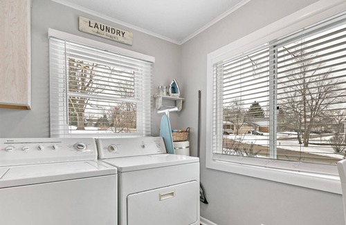 Oakwood Hills House | 2 BR remodeled home near Cary/Crystal Lake/McHenry